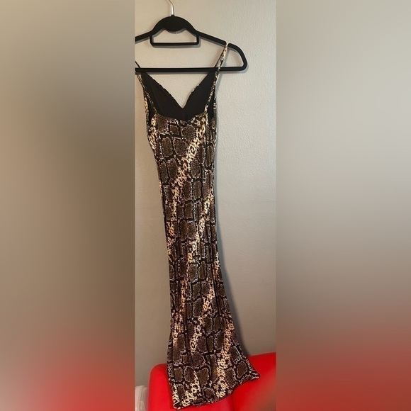 Olivaceous animal print v-neckline spaghetti straps slip dress. Size small - Picture 7 of 11
